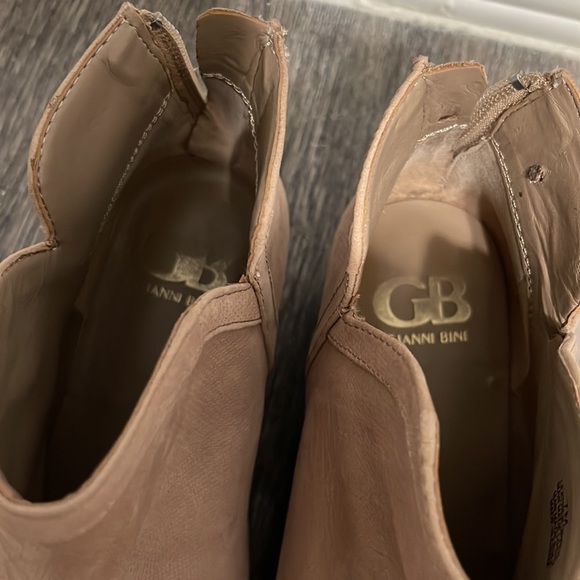 Used GB Gianni Bini Tan Bootties Size 7 - Picture 7 of 8